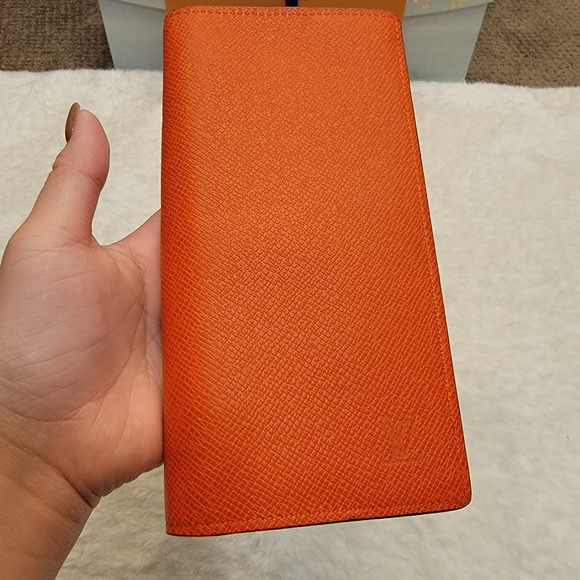 Louis Vuitton Other - Brazza Taiga Orange